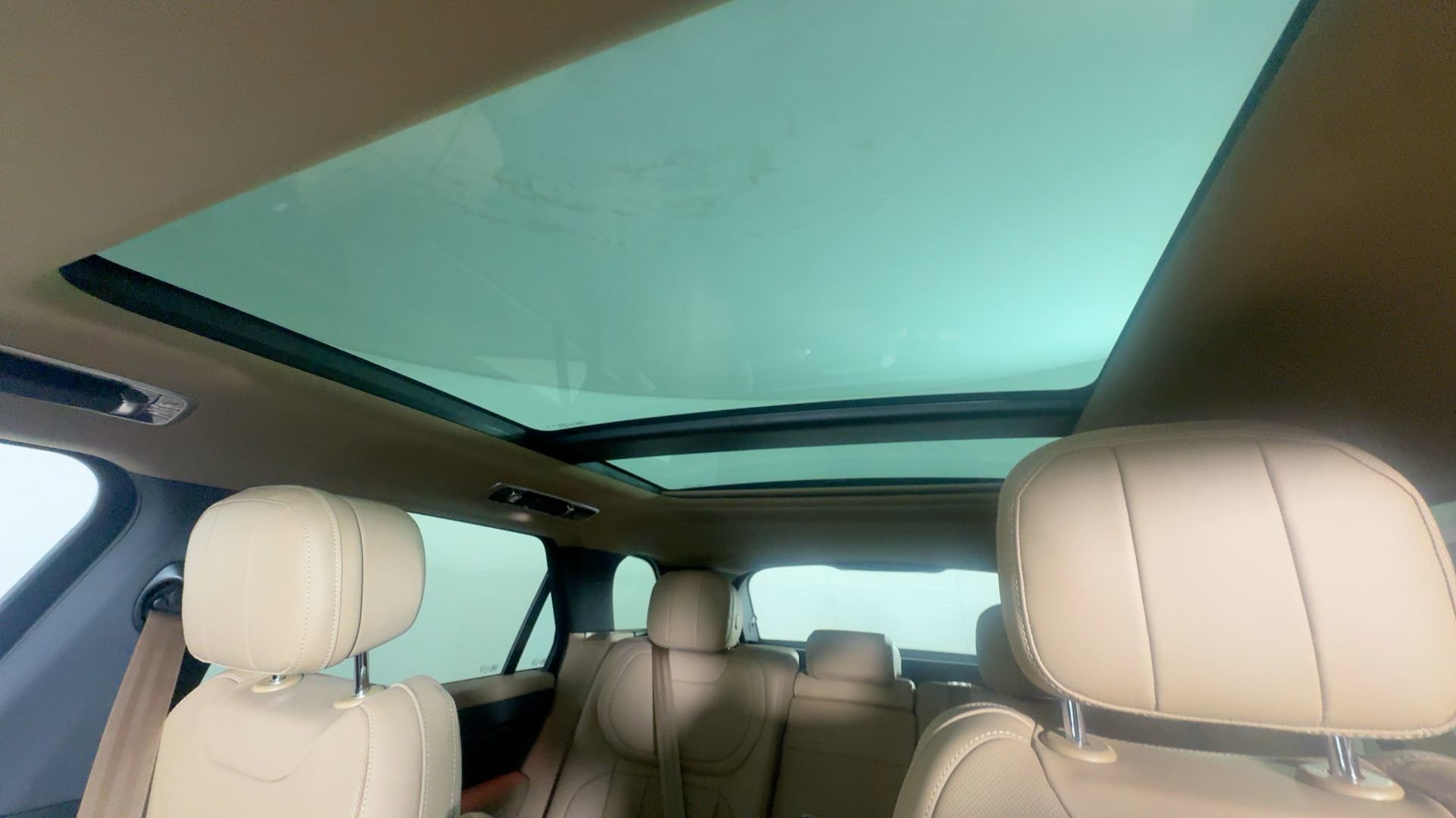 New 2026 Land Rover Range Rover Sport SE image 15