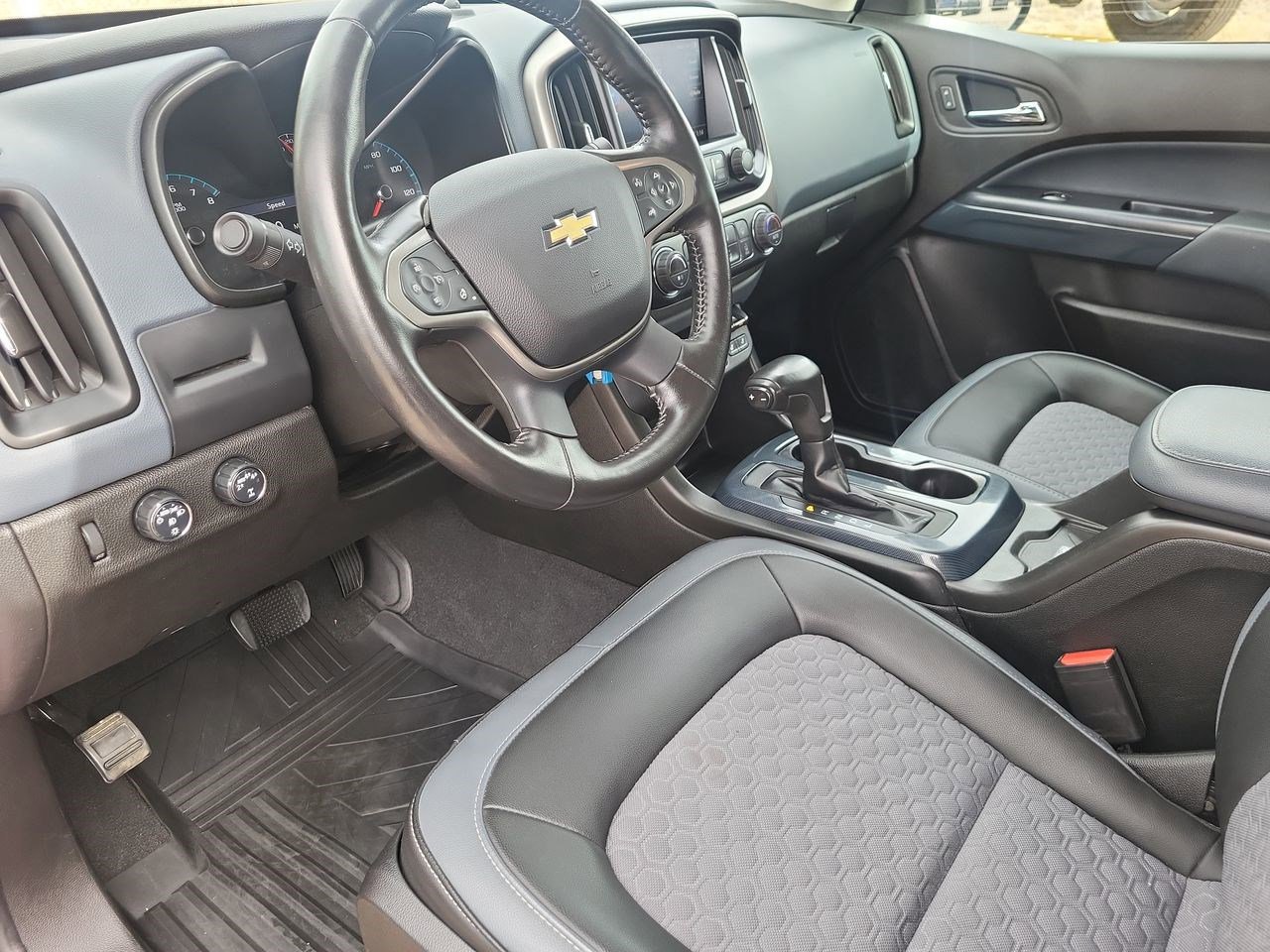 Used 2021 Chevrolet Colorado Z71 image 16