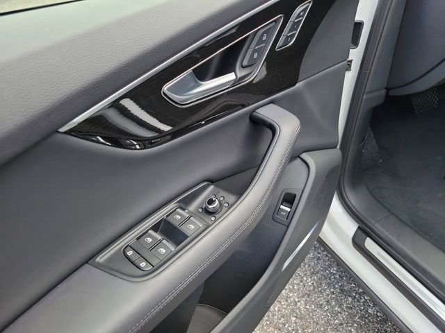 Used 2024 Audi Q7 3.0T Premium Plus image 11