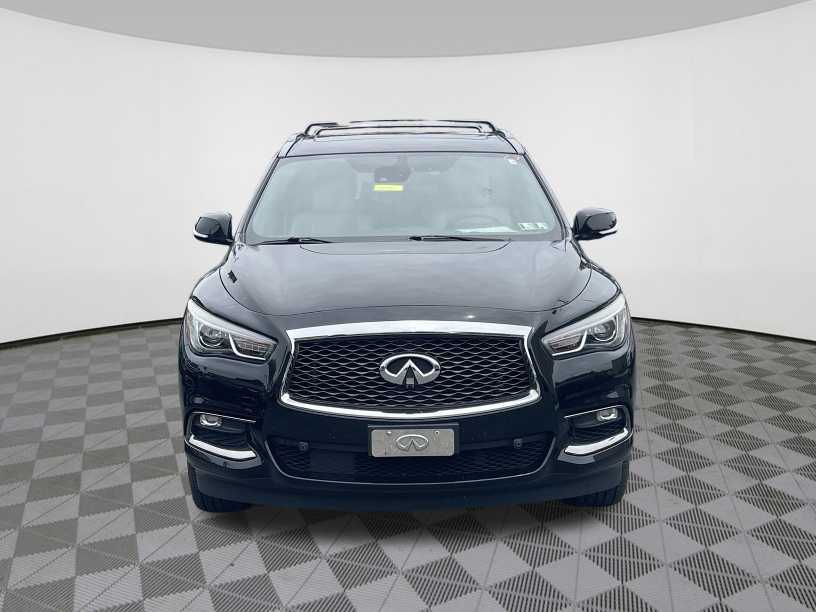 Used 2019 INFINITI QX60 Luxe w/ Limited Package AWD/4WD image 3