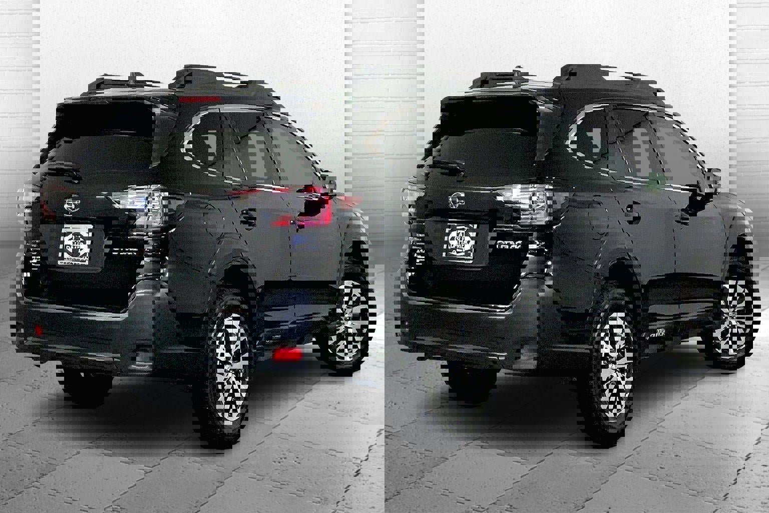 Used 2024 Subaru Outback Premium image 13