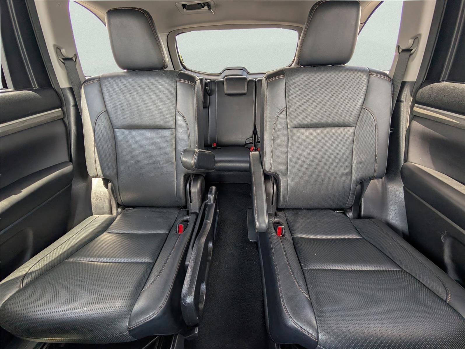 Used 2017 Toyota Highlander Limited AWD/4WD image 24