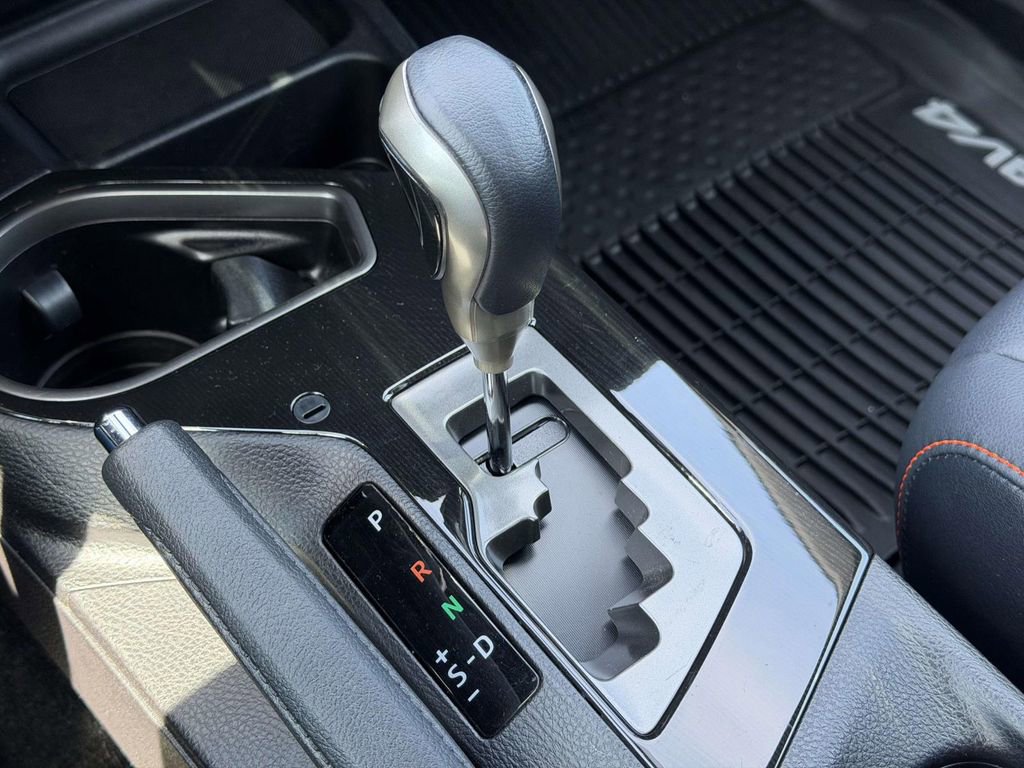 Used 2017 Toyota RAV4 SE w/ Power Extra Value Package image 25