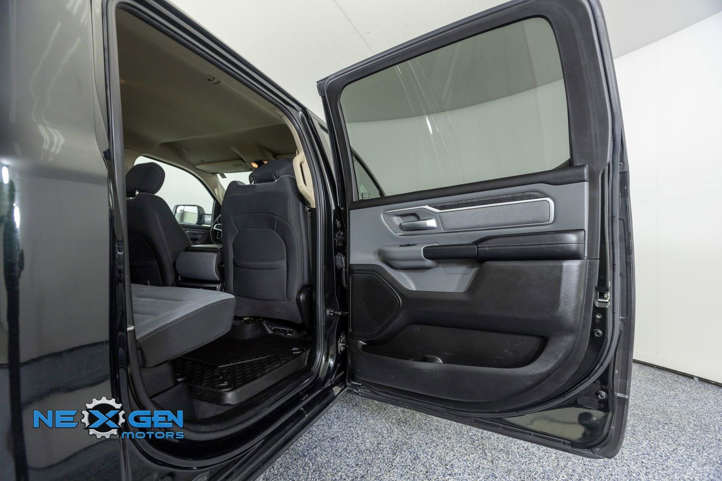 Used 2019 RAM 1500 Big Horn image 32