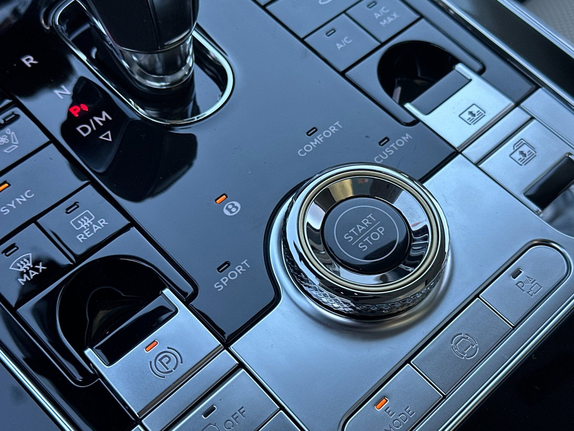 New 2026 Bentley Flying Spur Plug-In Hybrid image 25