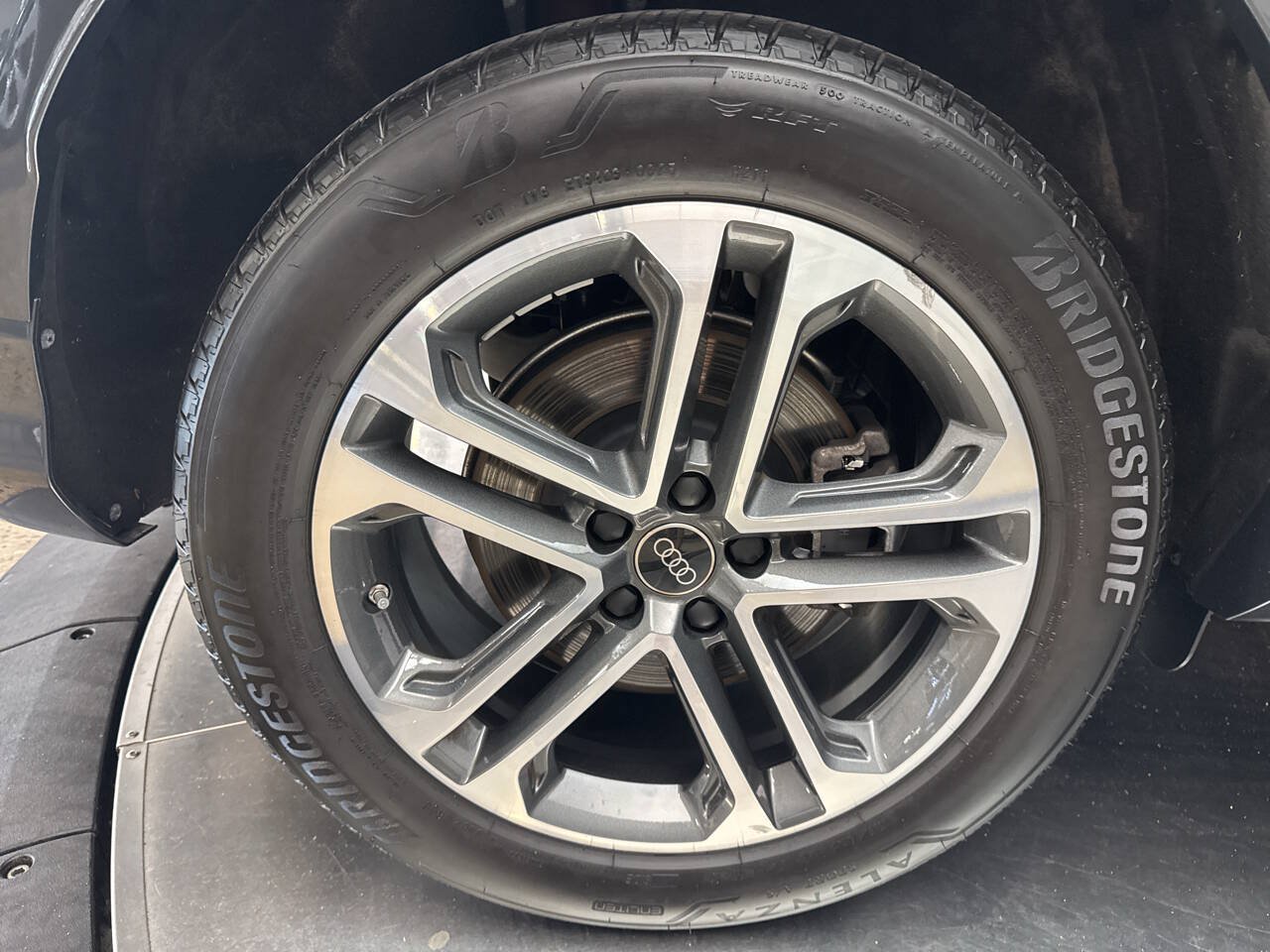 Used 2025 Audi Q5 Premium AWD/4WD image 32