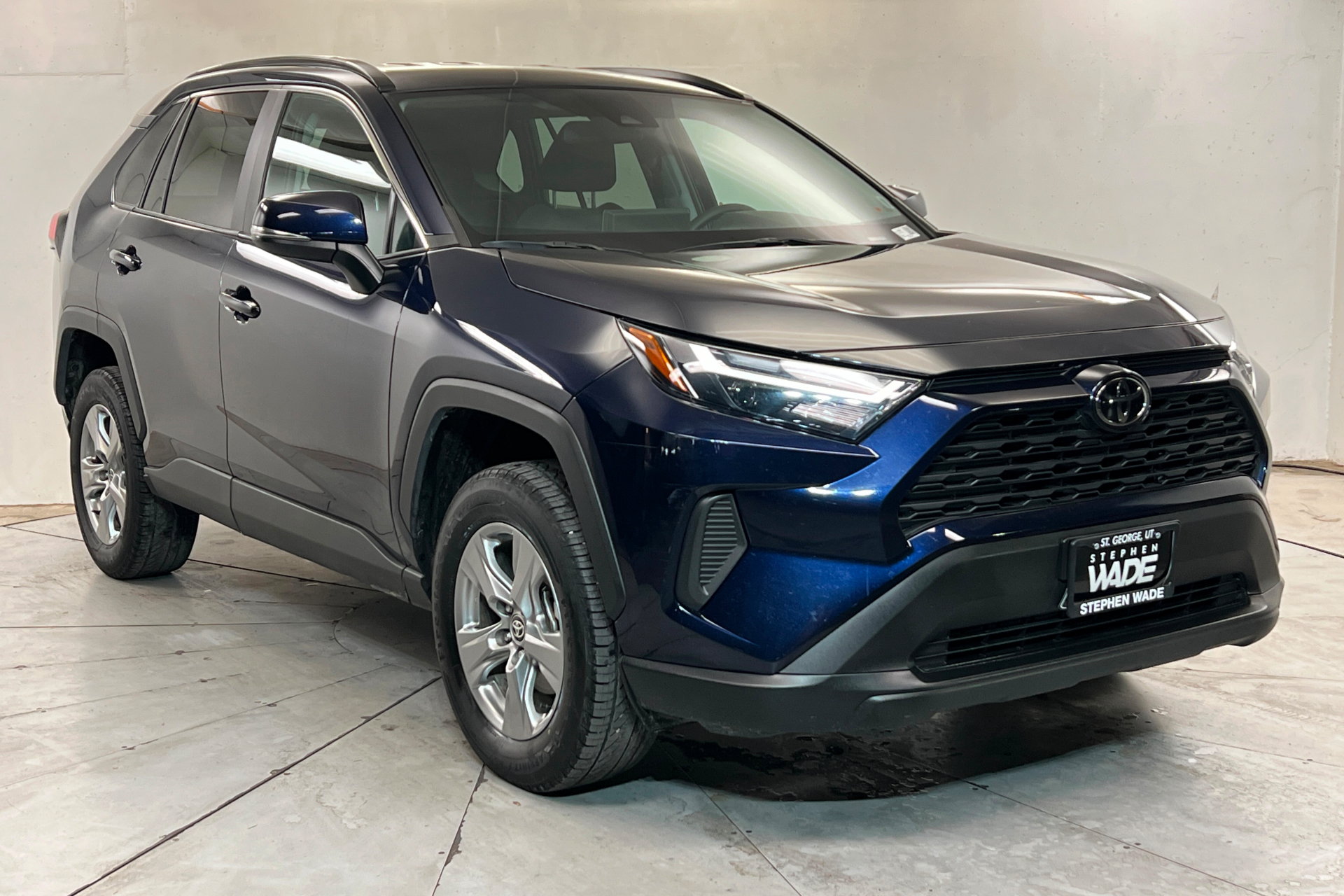 Used 2025 Toyota RAV4 XLE FWD image 8