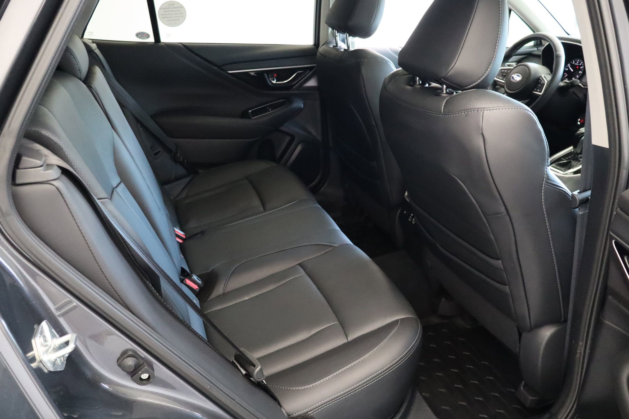 Used 2025 Subaru Outback Touring w/ Popular Package #2 image 29