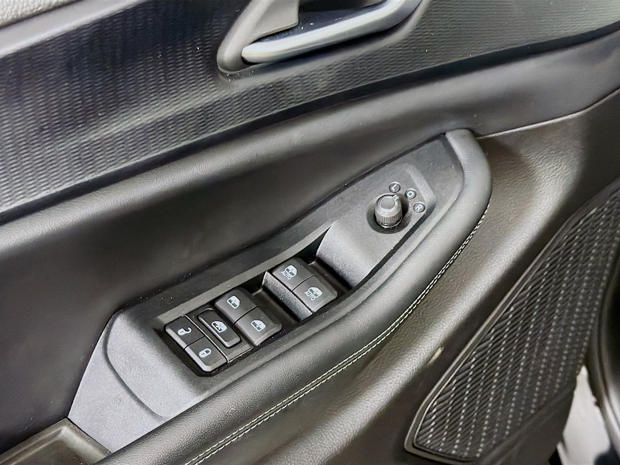 Used 2023 Jeep Grand Cherokee Laredo RWD image 15