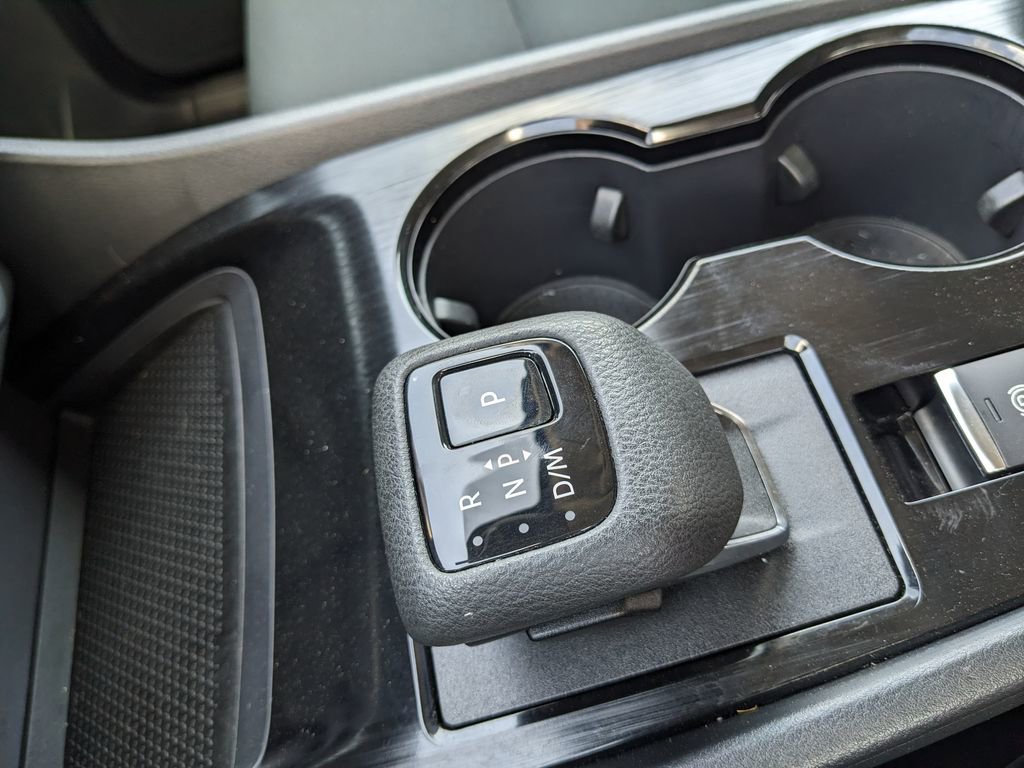 Used 2023 Nissan Rogue S image 29