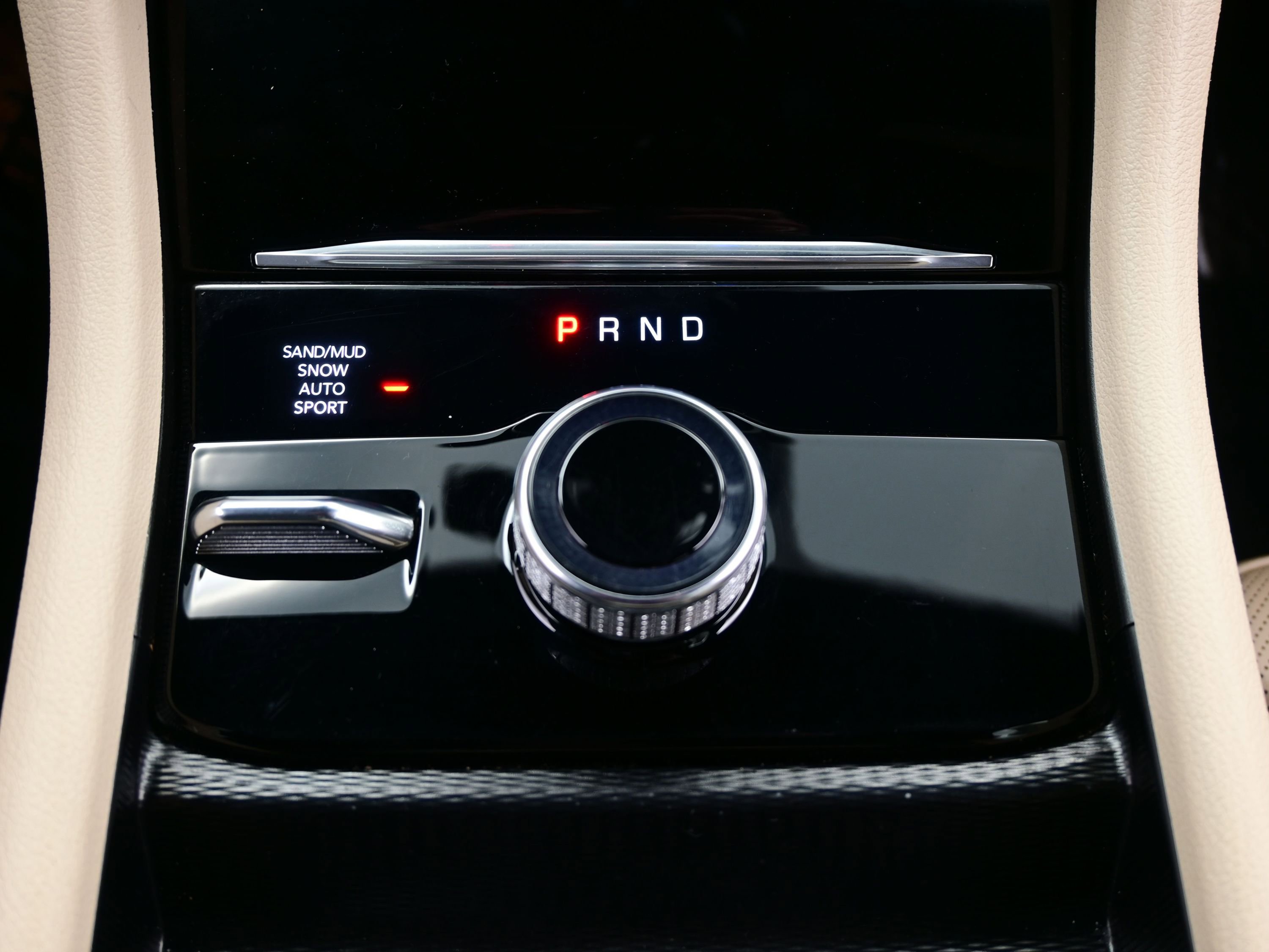 Used 2024 Jeep Grand Cherokee Limited w/ Luxury Tech Group II image 22