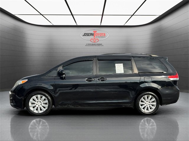 Used 2012 Toyota Sienna LE image 2