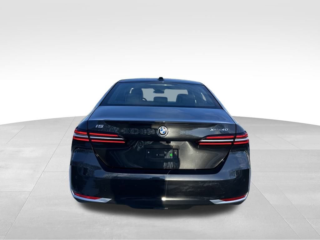 Used 2025 BMW i5 xDrive40 image 9