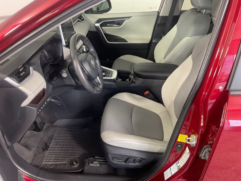 Used 2021 Toyota RAV4 Limited AWD/4WD image 15