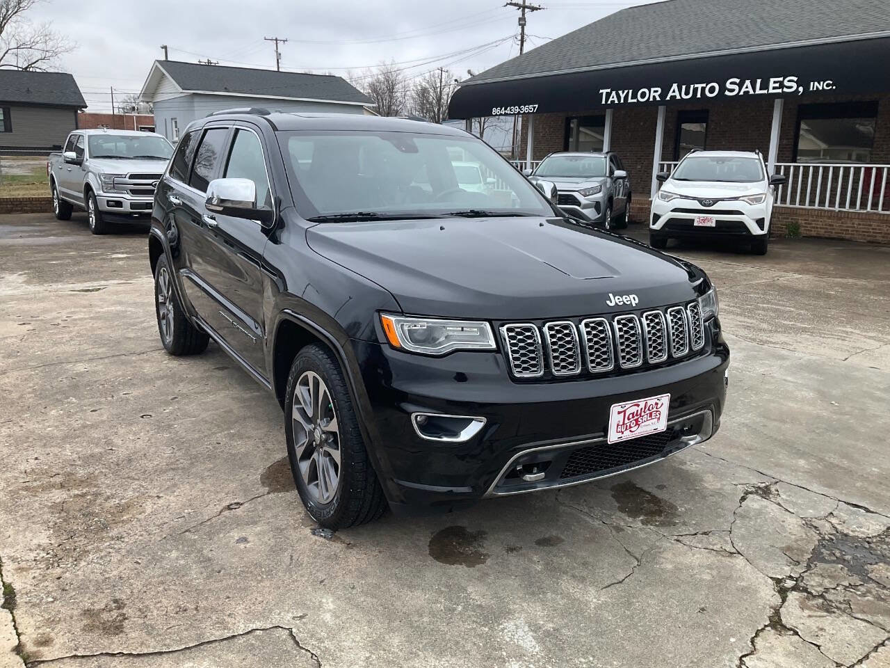 Used 2017 Jeep Grand Cherokee Overland RWD image 1