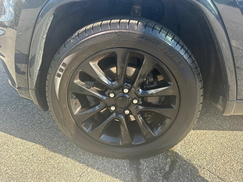 Used 2017 Jeep Grand Cherokee Altitude AWD/4WD image 34