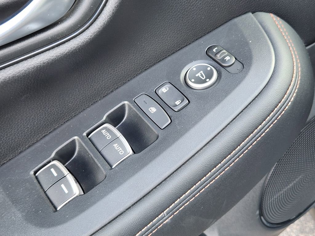 Certified 2025 Honda HR-V Sport image 14