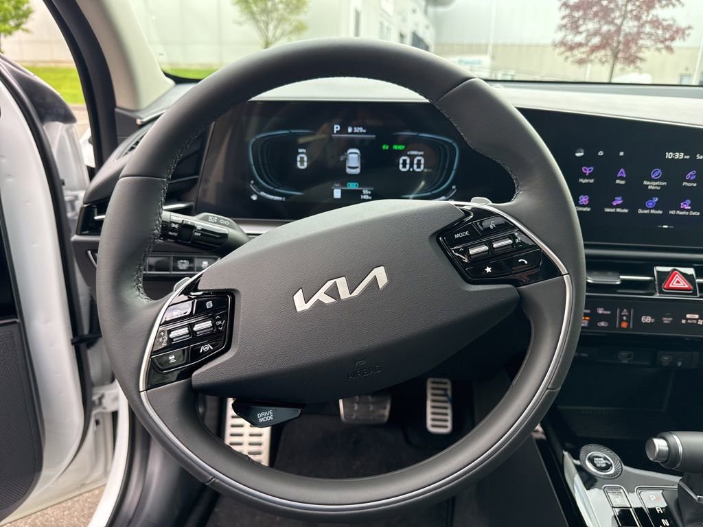 Used 2025 Kia Niro EX Touring FWD image 44