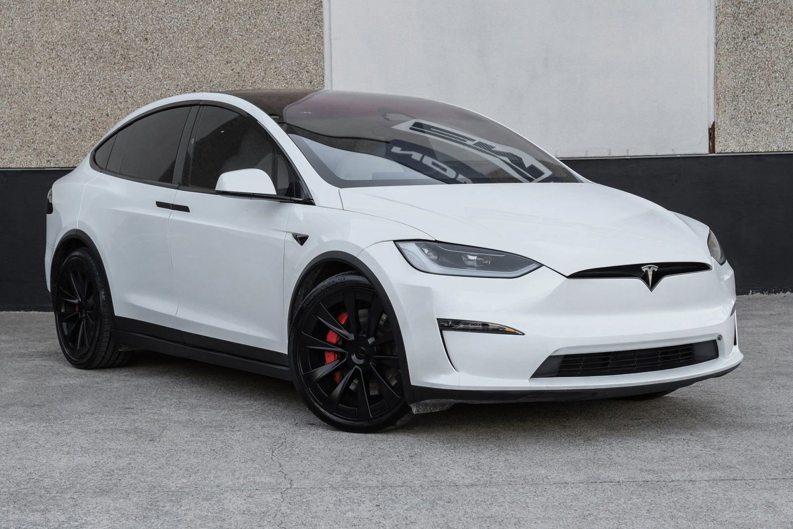 Used 2023 Tesla Model X Plaid image 8