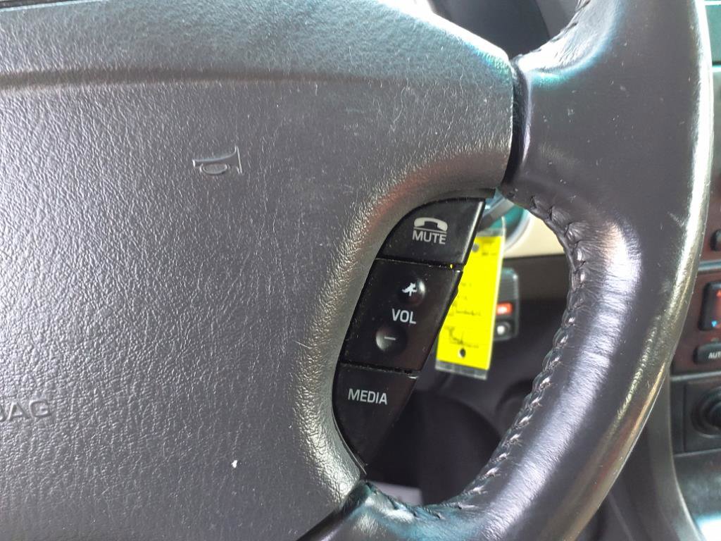 Used 2002 Ford Thunderbird Deluxe image 11