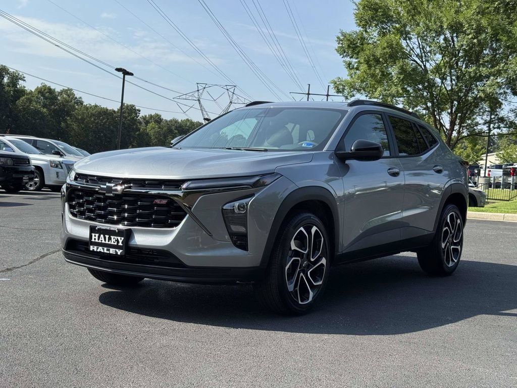 New 2026 Chevrolet Trax RS w/ Sunroof Package FWD image 25