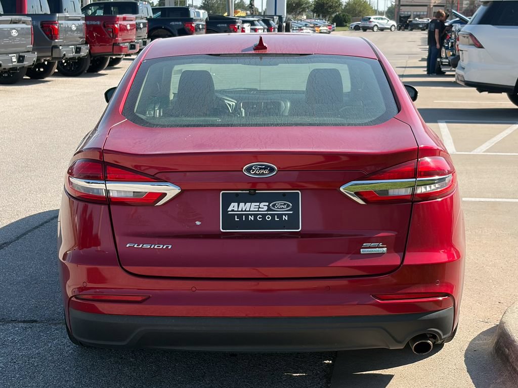 Used 2020 Ford Fusion SEL FWD image 3
