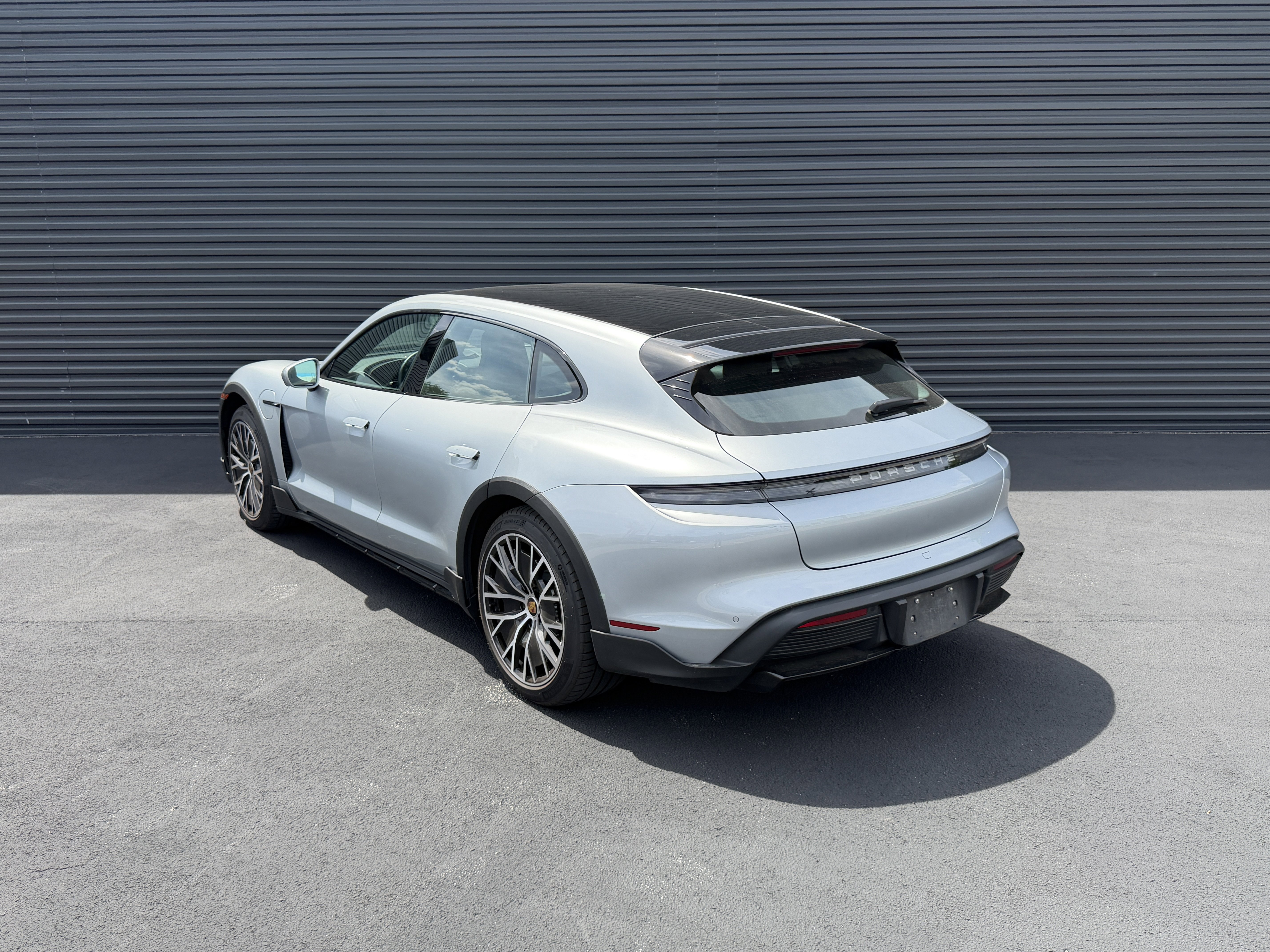 Used 2023 Porsche Taycan 4 Cross Turismo image 3