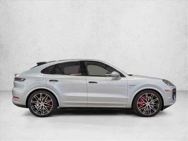 Used 2024 Porsche Cayenne Turbo image 8