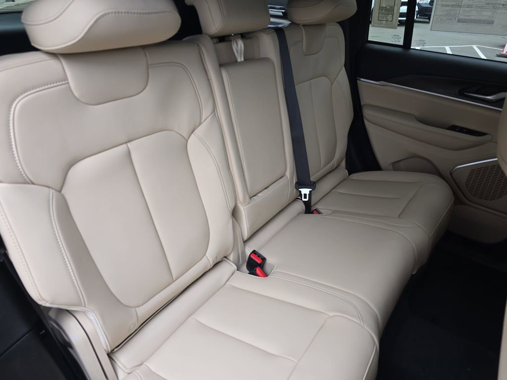 New 2026 Jeep Grand Cherokee Limited image 11