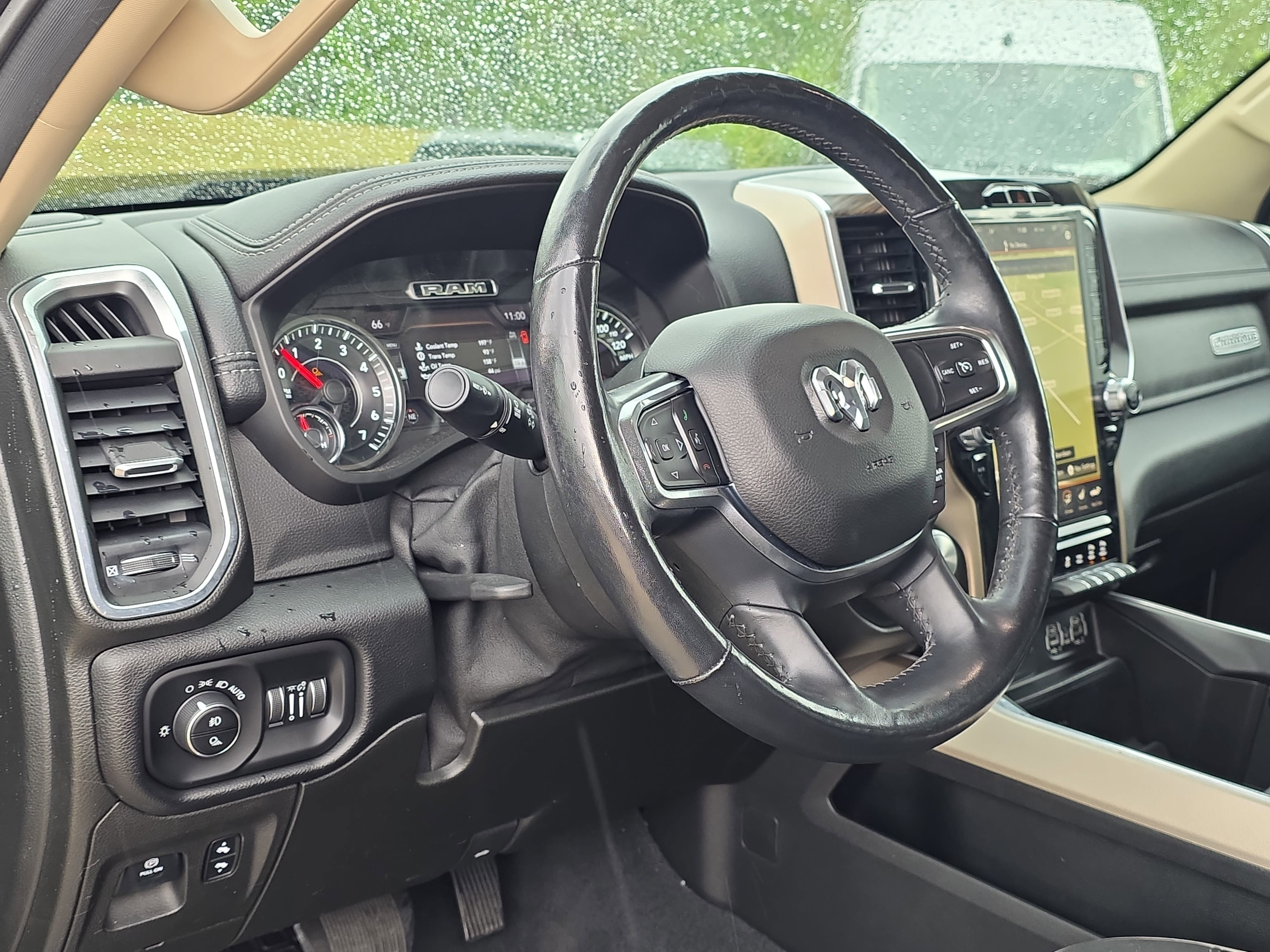 Used 2019 RAM 1500 Laramie AWD/4WD image 13
