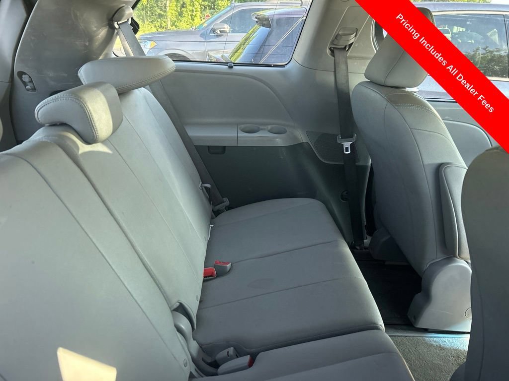Used 2015 Toyota Sienna XLE w/ XLE Navigation Package AWD/4WD image 6