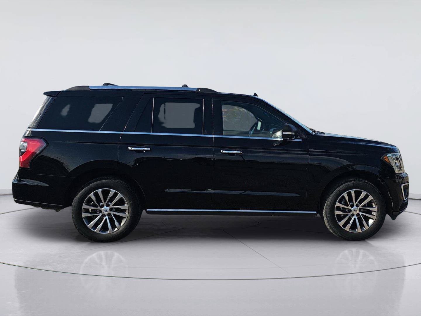 Used 2018 Ford Expedition Limited w/ Equipment Group 301A AWD/4WD image 6