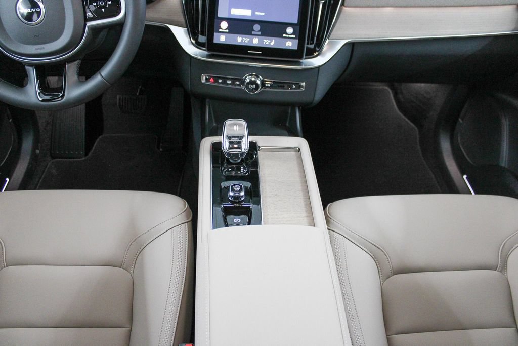 New 2026 Volvo XC90 B6 Plus AWD/4WD image 17