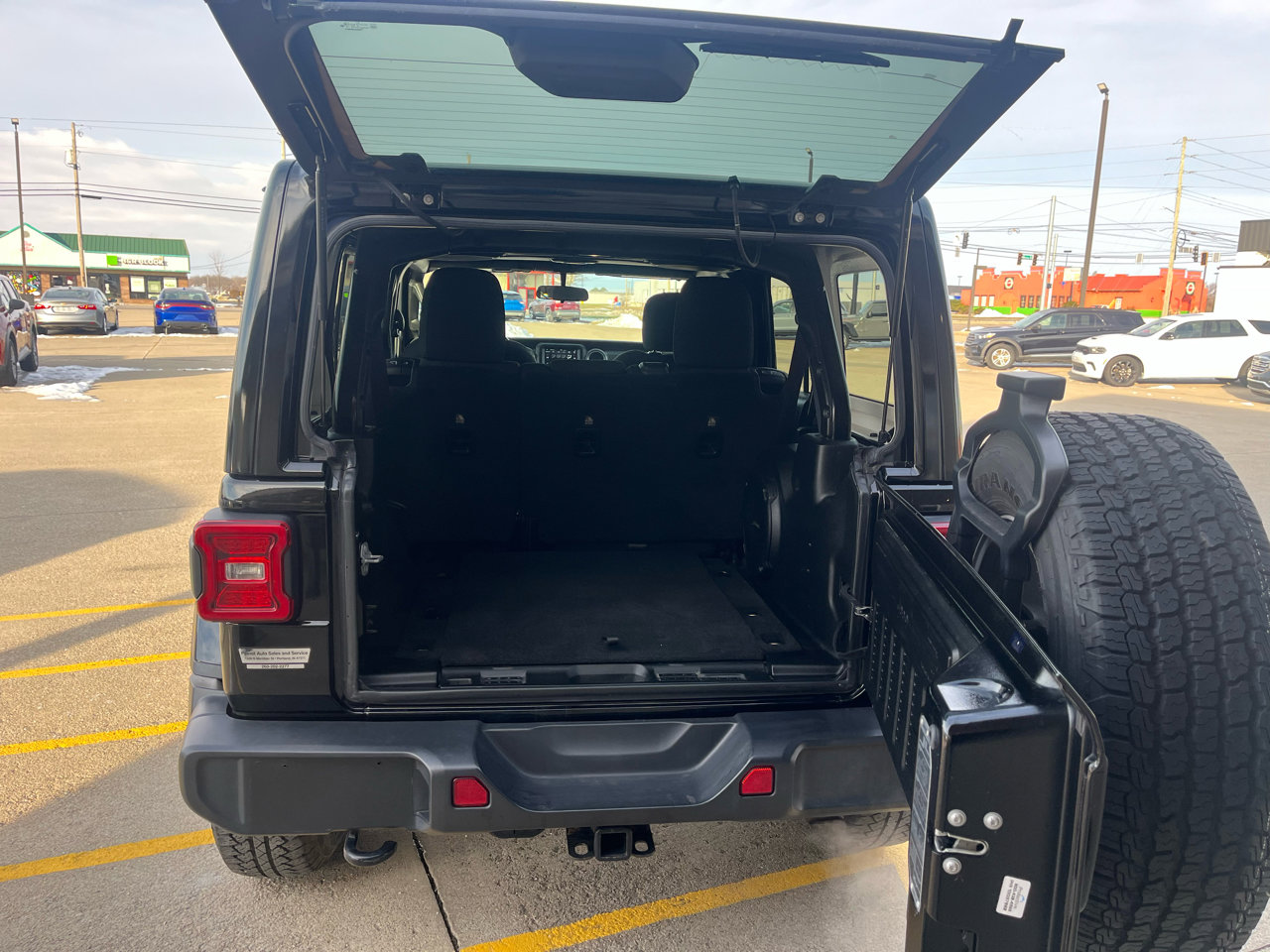 Used 2018 Jeep Wrangler Unlimited Sahara w/ LED Lighting Group image 11