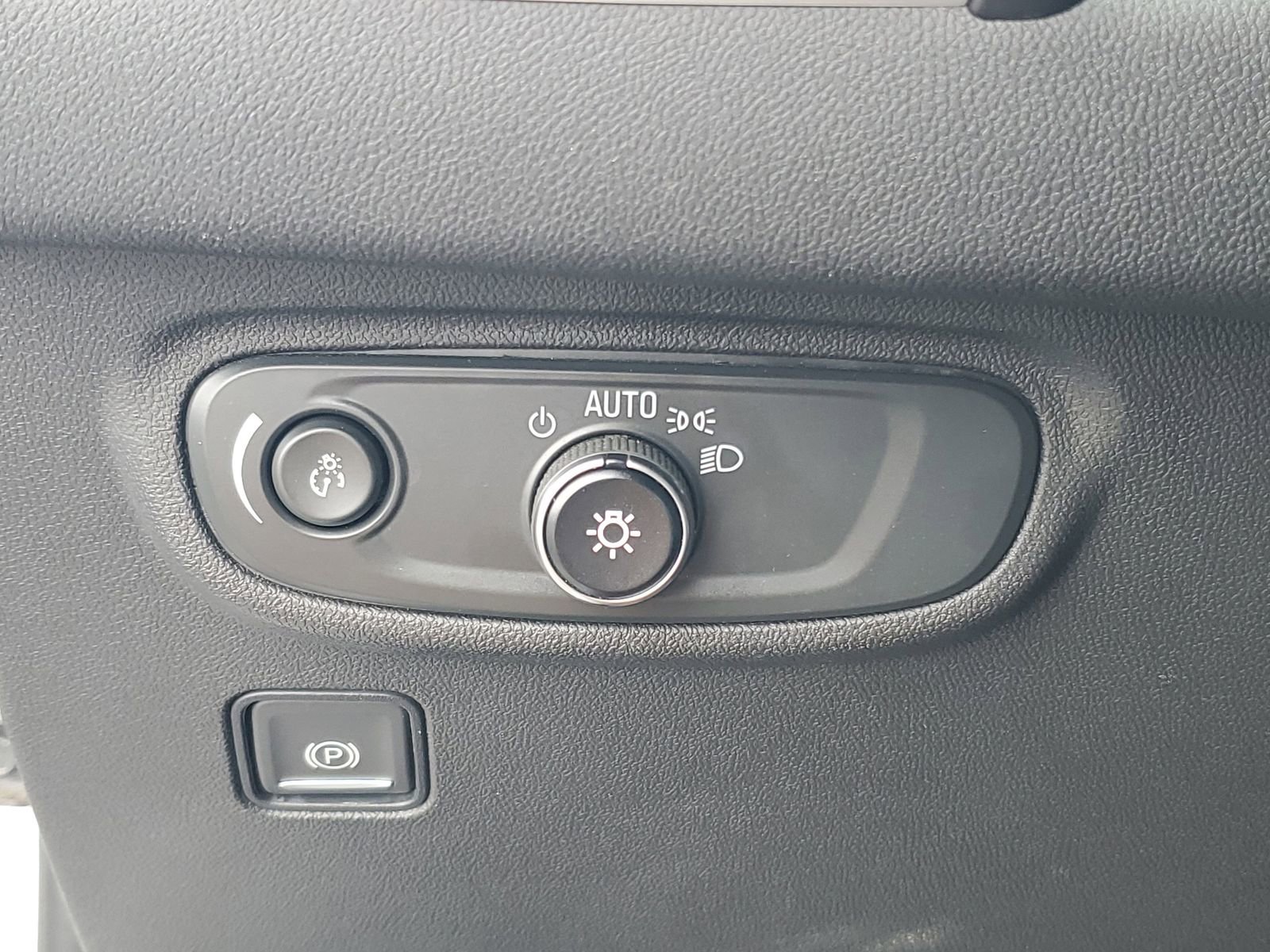 Used 2024 GMC Terrain SLE w/ Driver Convenience Package image 20