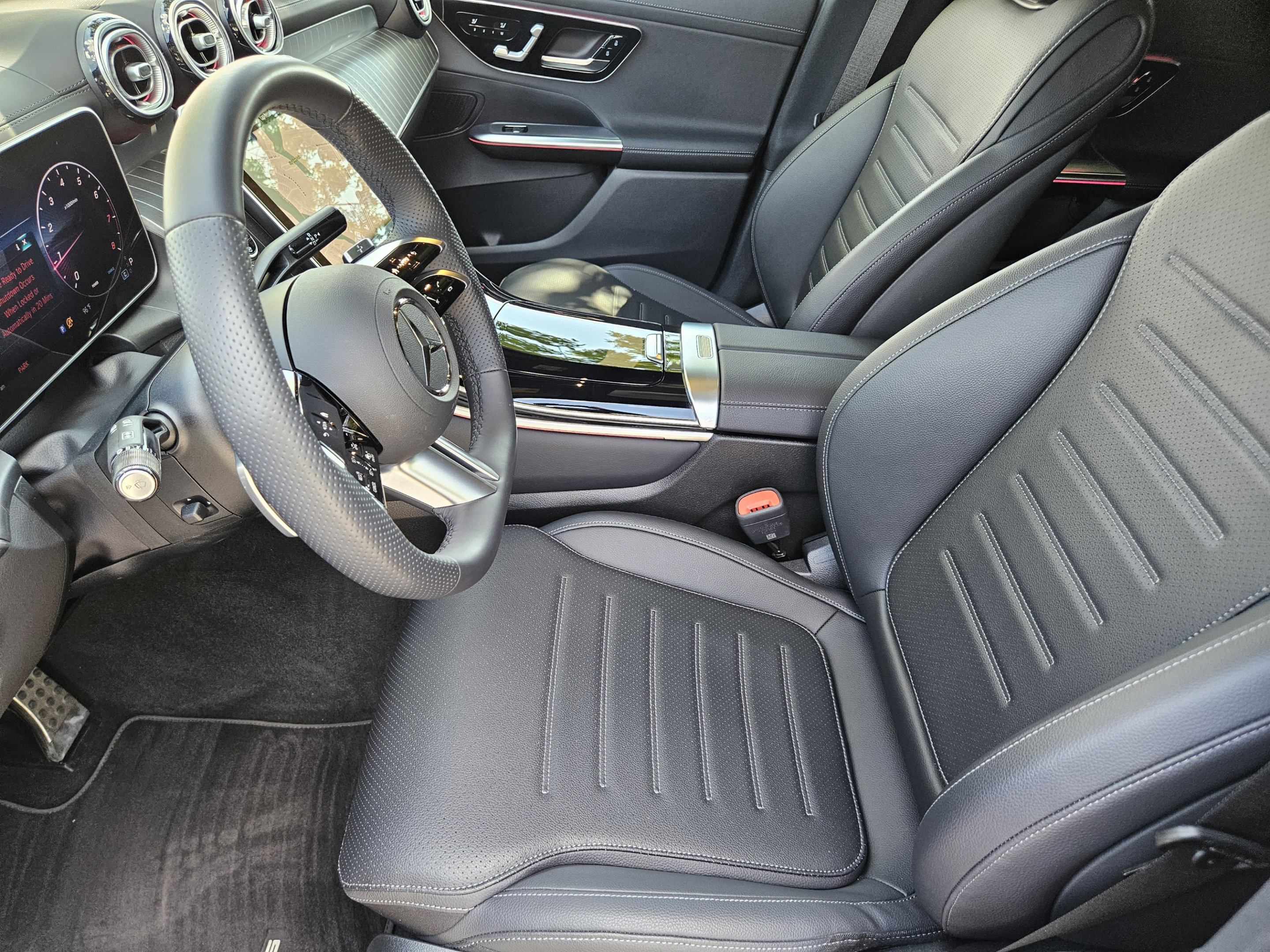 Certified 2025 Mercedes-Benz GLC 300 4MATIC image 5