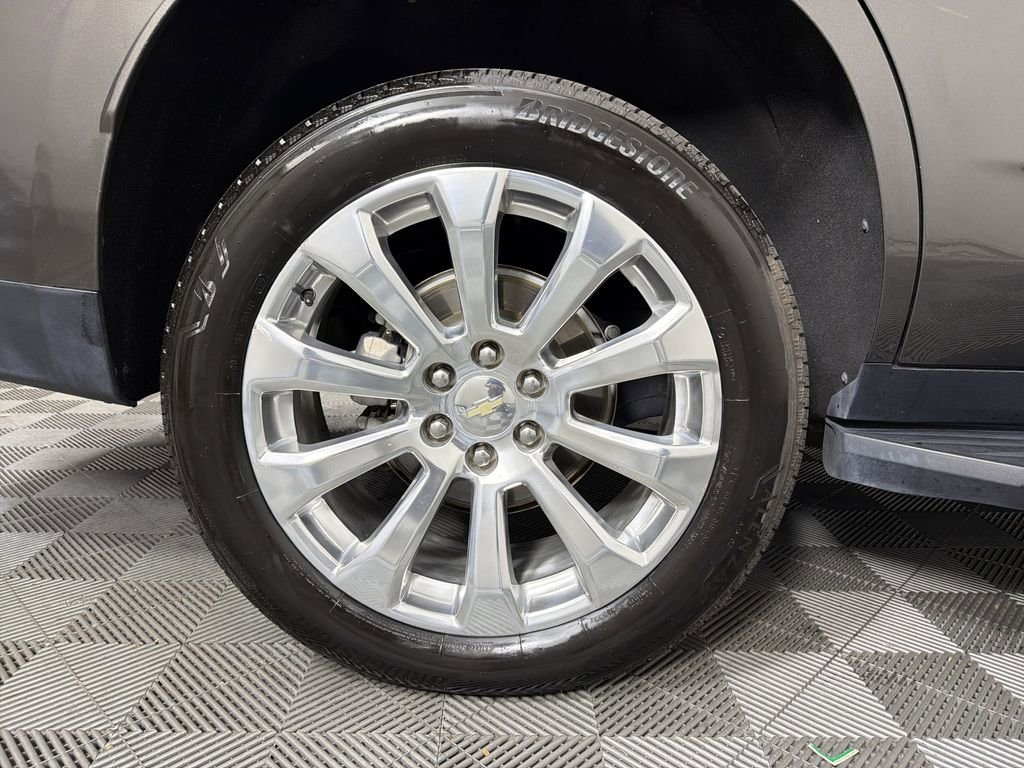 Used 2021 Chevrolet Tahoe Premier w/ Premium Package image 16