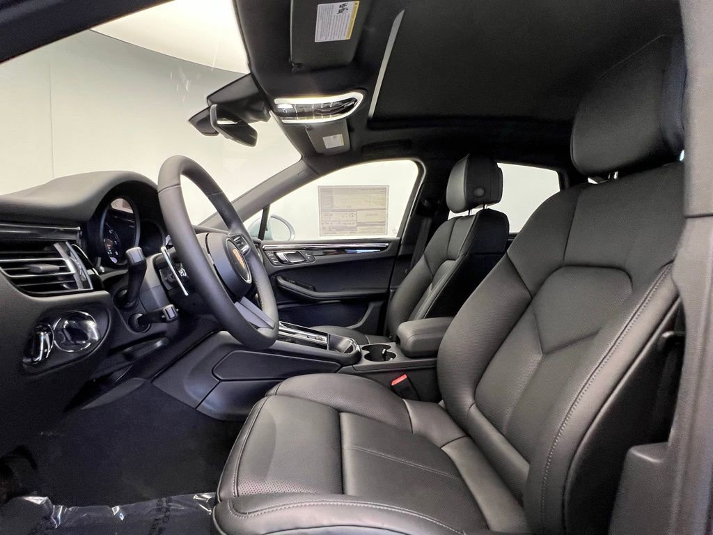 New 2026 Porsche Macan image 5