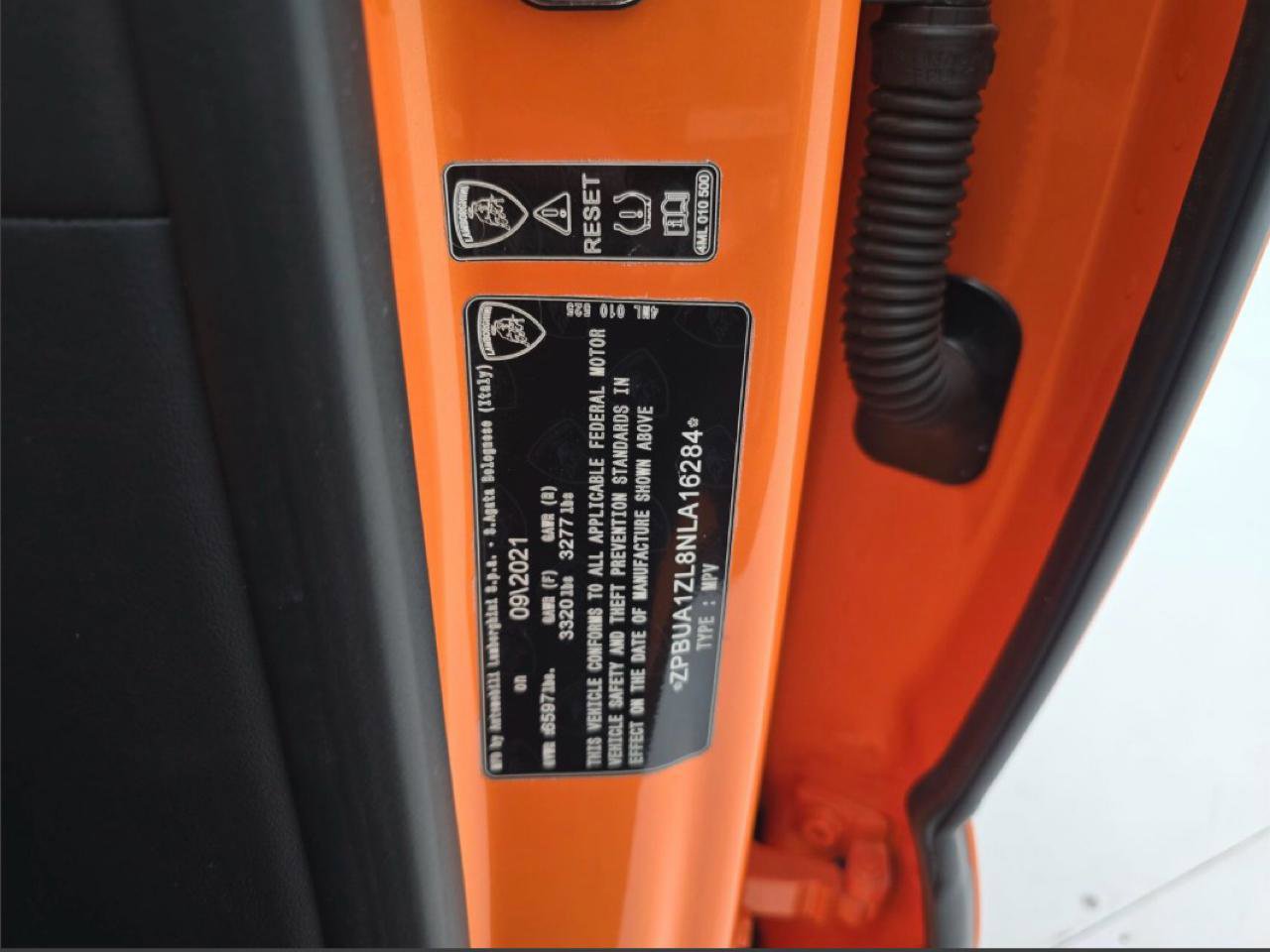 Used 2022 Lamborghini Urus image 10