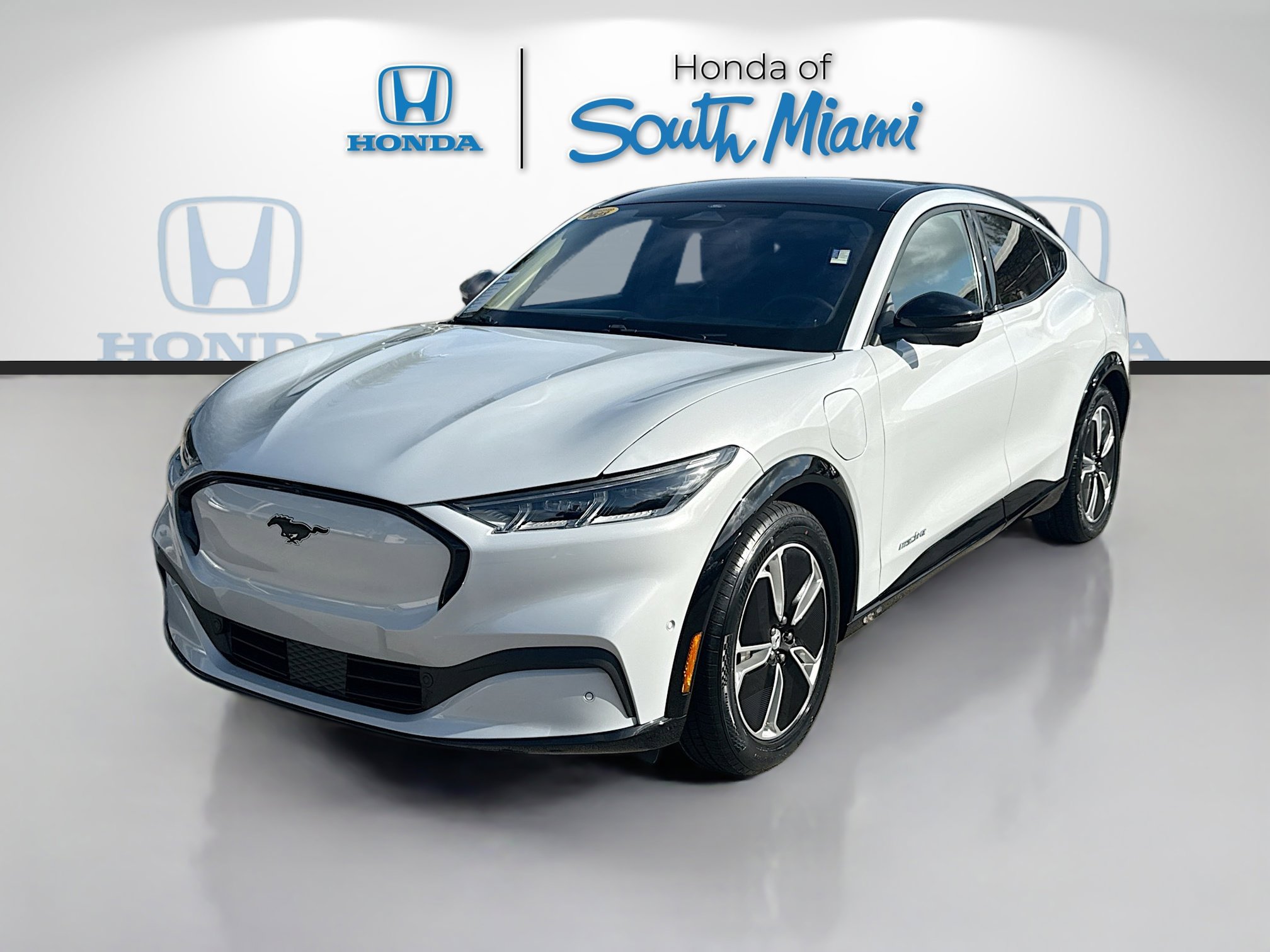 Used 2023 Ford Mustang Mach-E Premium image 3