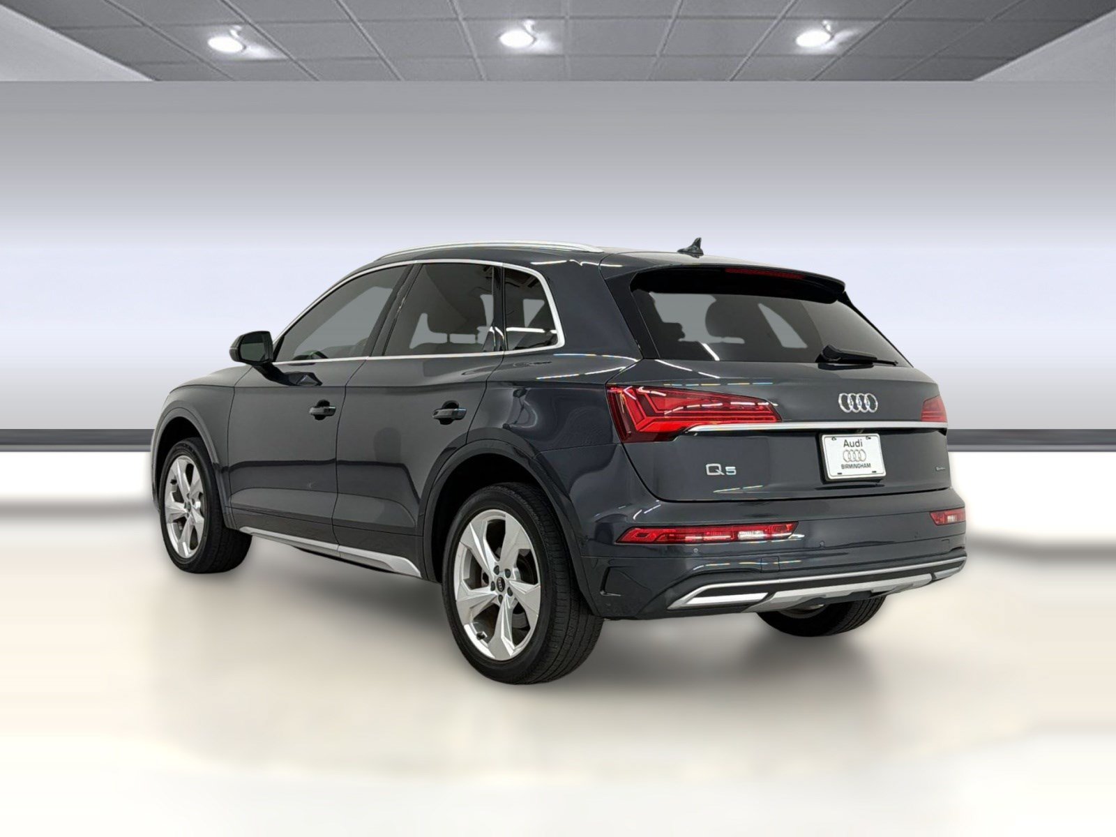Used 2021 Audi Q5 Prestige w/ Prestige Package AWD/4WD image 3