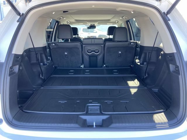 Used 2025 Honda Pilot Touring image 10