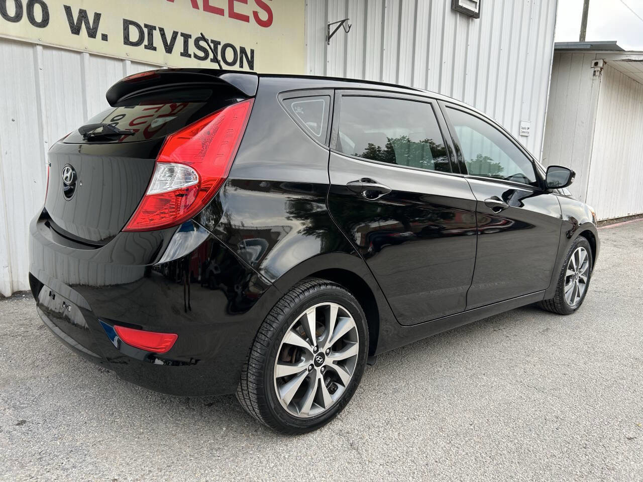 Used 2016 Hyundai Accent Sport image 9