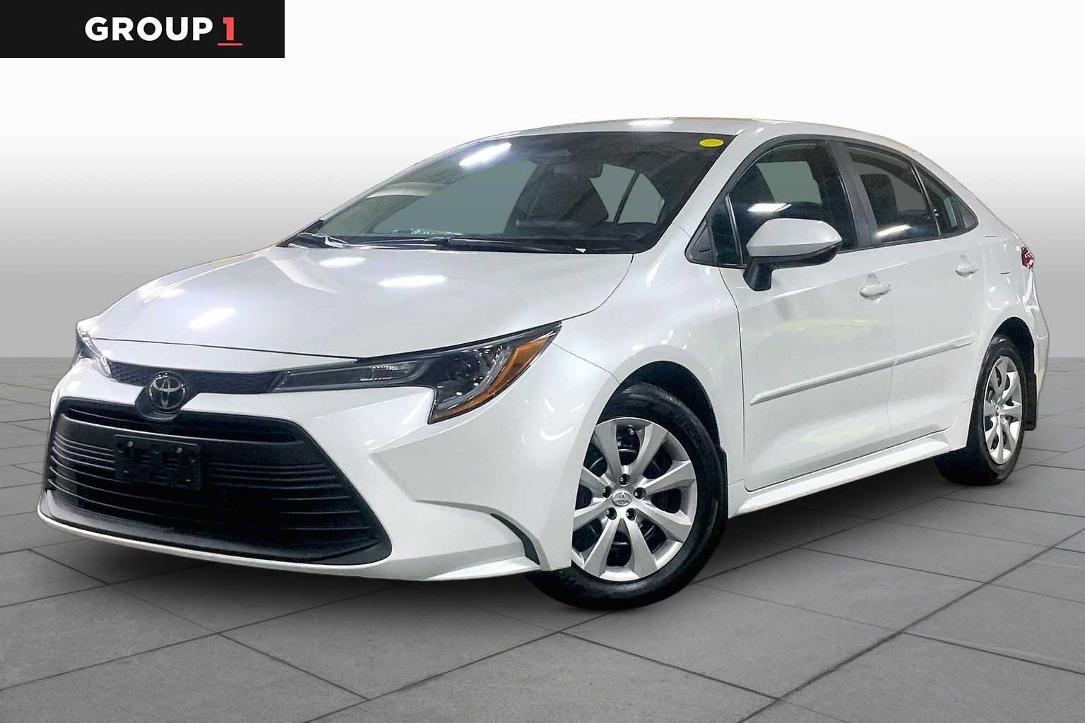 Used 2025 Toyota Corolla LE FWD image 1