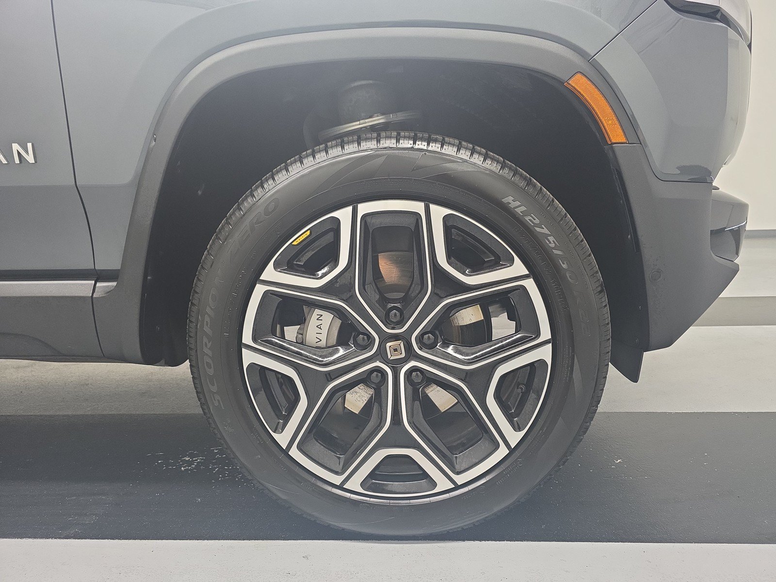 Used 2024 Rivian R1S Adventure AWD/4WD image 11