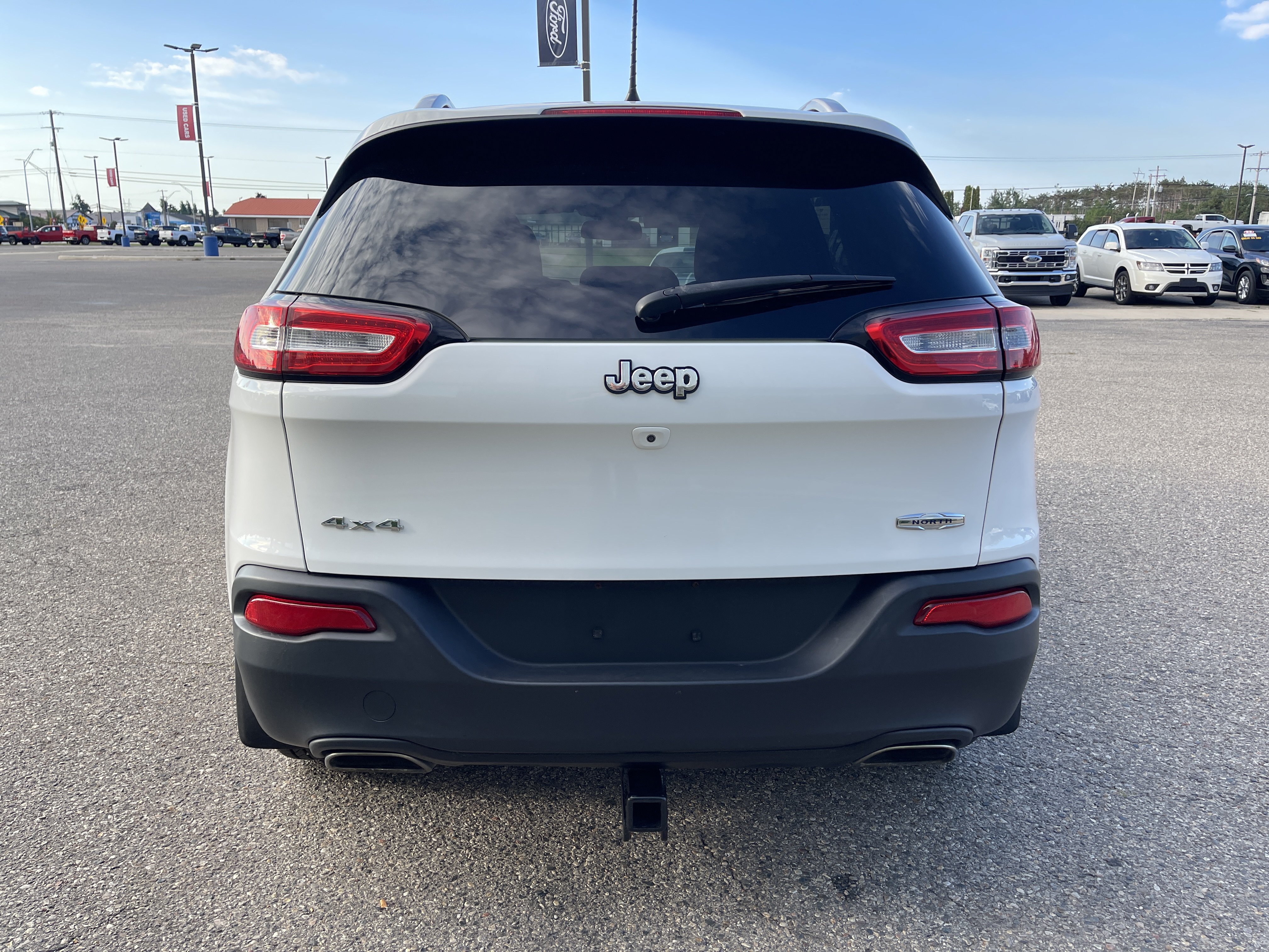 Used 2017 Jeep Cherokee Latitude w/ Cold Weather Group AWD/4WD image 5