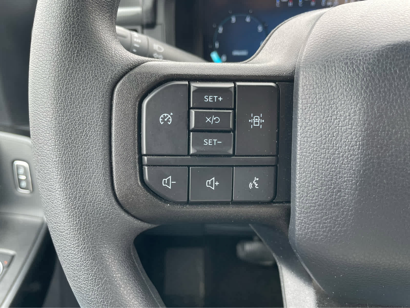 Used 2025 Ford F150 STX w/ Equipment Group 200A image 17