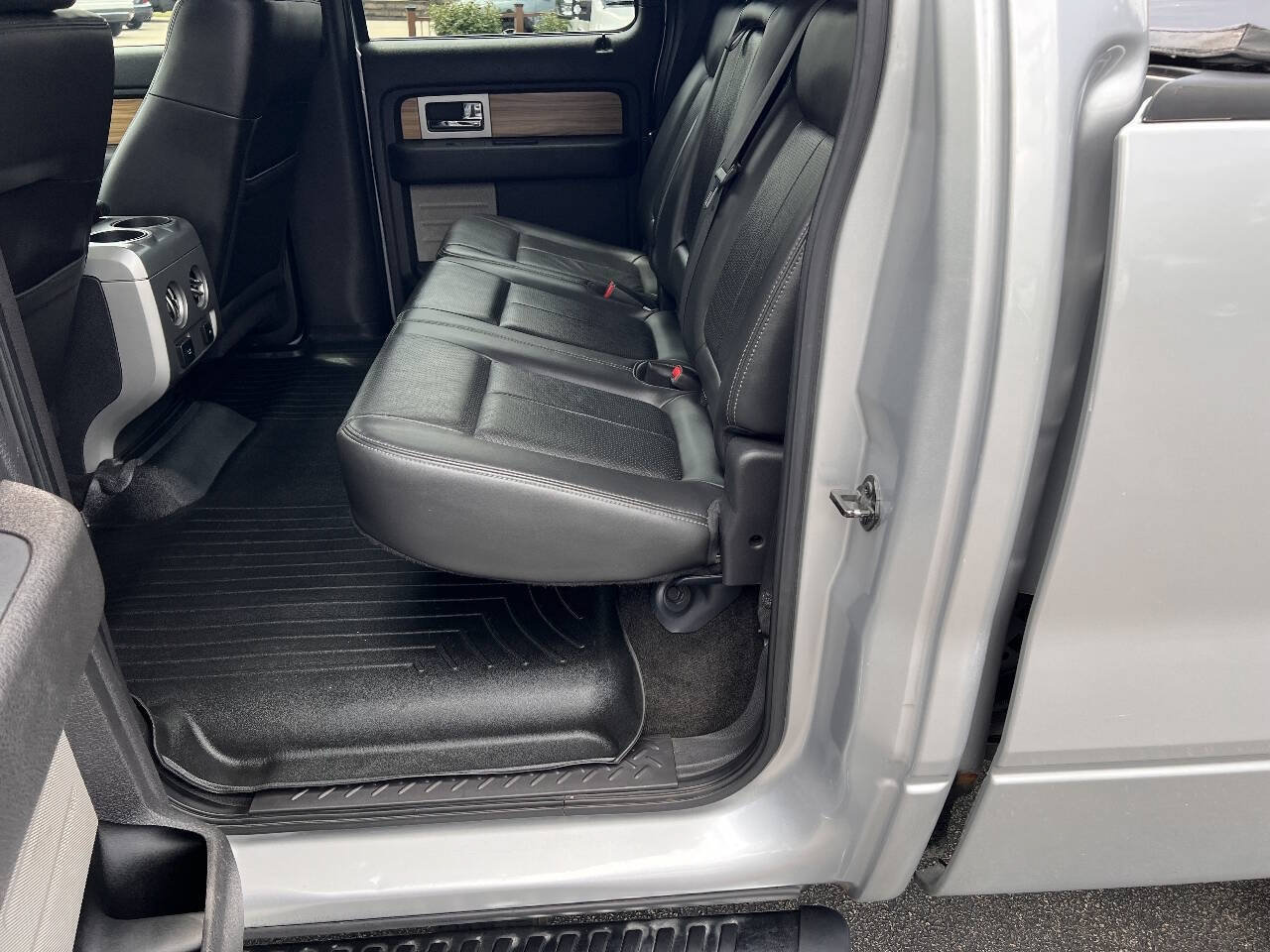 Used 2011 Ford F150 Lariat w/ Lariat Chrome Pkg AWD/4WD image 28