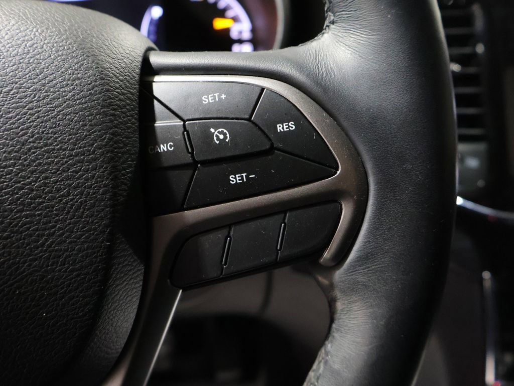 Certified 2020 Jeep Grand Cherokee Altitude AWD/4WD image 40