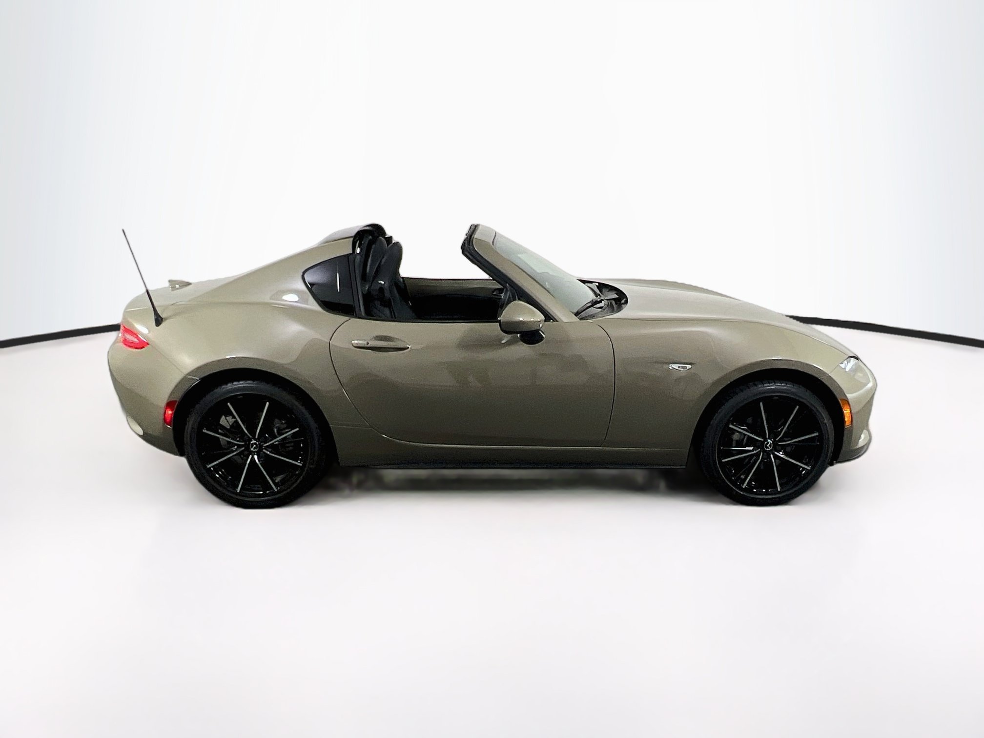 Used 2024 MAZDA MX-5 Miata RF Grand Touring RWD image 4